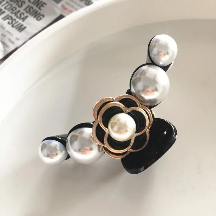 Elegant Camellia Pearl Hair Claws Clips Hairgrips For Women 2024 Rose Flower Rhinestone Acrylic Hair Accessories Clamp Wholesale