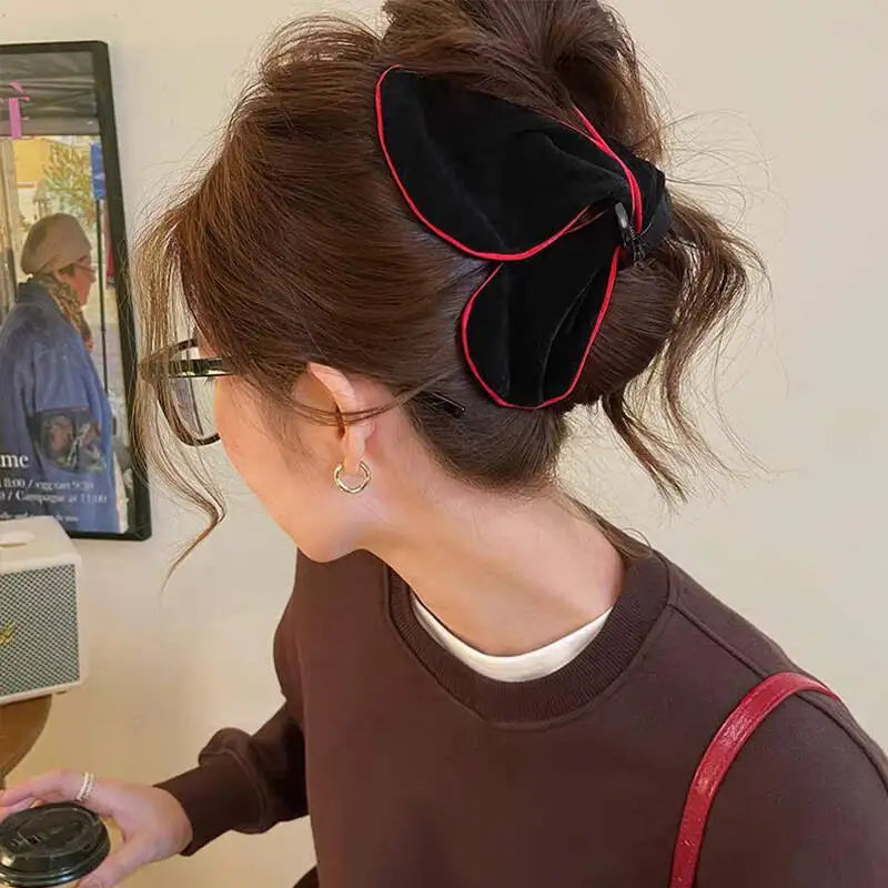 Retro Velvet Triangle Claw Clip Women Elegant Geometric Shark Clip Crab Barrettes Large Hairpins Thick Hair Hair Accessories new