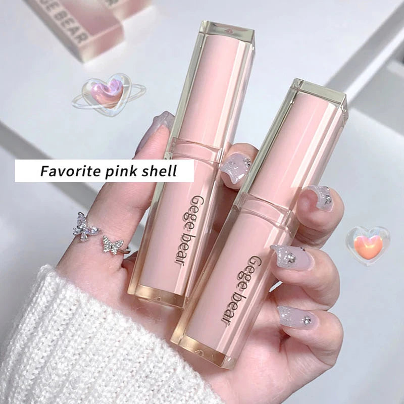 When light, soft and smooth lipstick hydrates moisturizing and white, not easy to stick to the cup