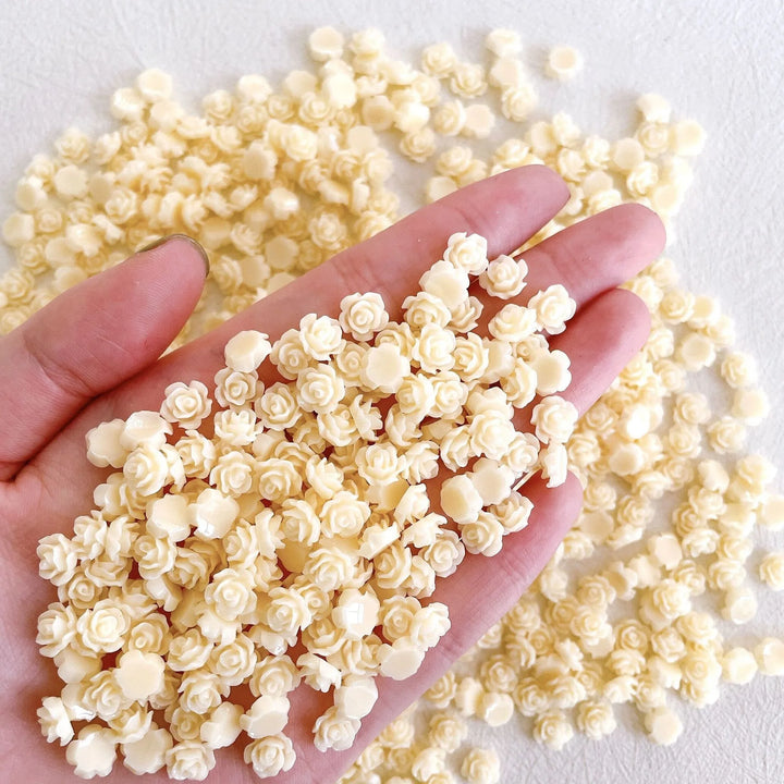 50pcs Cute New Resin Mini 3D White Plated Rose Nail Rhinestones Gems Glitter Nail Art Jewelry Manicure Nail Art Decorations