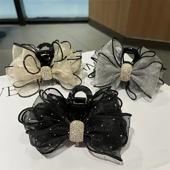 Exquisite mesh butterfly hair claw accessory, elegantly designed, suitable for fashionable women - a hairstyle for daily use