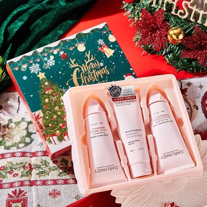 Christmas Gift Box Choi Koi Kinno Strawberry Moisturizing Three Piece Set Hand Cream Body Lotion