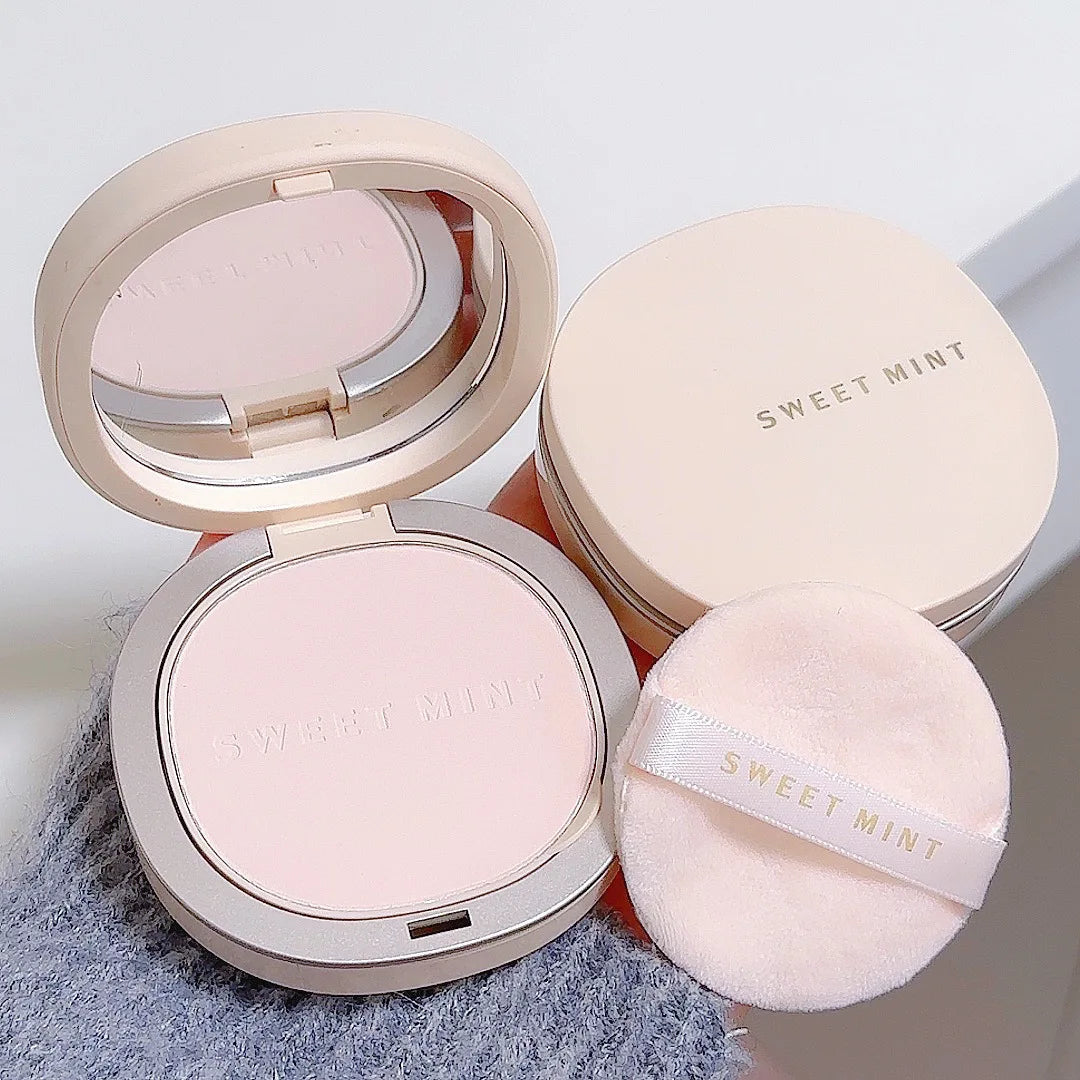 Pressed Powder Transparent White Brighten Oil Control Waterproof Concealer Lasting Natural Face Makeup Setting Powder Cosmetic