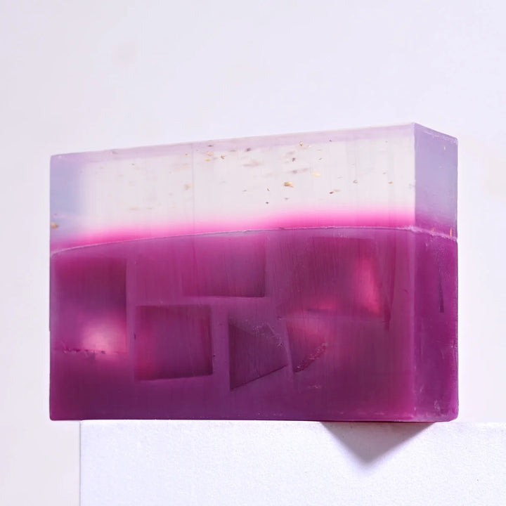 Fruit Cherry Aroma 150gYT Essential Oil Soap With Added 24K Gold Leaf Handmade Soap For Facial Cleansing