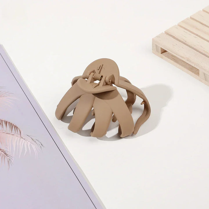 Matte Octopus Hair Claw Large Size Shark Clip Headwear Women Claws Clips Daily Hair Styling Hair Accessories for Girl New Styles