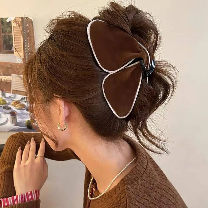 Retro Velvet Triangle Claw Clip Women Elegant Geometric Shark Clip Crab Barrettes Large Hairpins Thick Hair Hair Accessories new