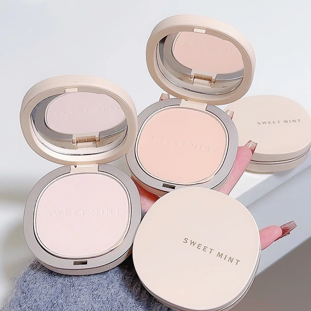 Pressed Powder Transparent White Brighten Oil Control Waterproof Concealer Lasting Natural Face Makeup Setting Powder Cosmetic