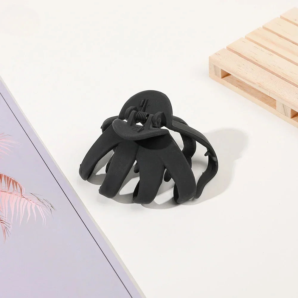 Matte Octopus Hair Claw Large Size Shark Clip Headwear Women Claws Clips Daily Hair Styling Hair Accessories for Girl New Styles