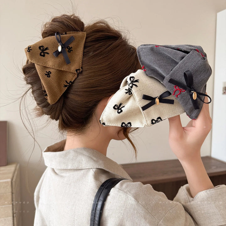 Korean-style butterfly knot triangular hair clip for women, 2025 new back-of-head hair claw, shark clip hair accessory