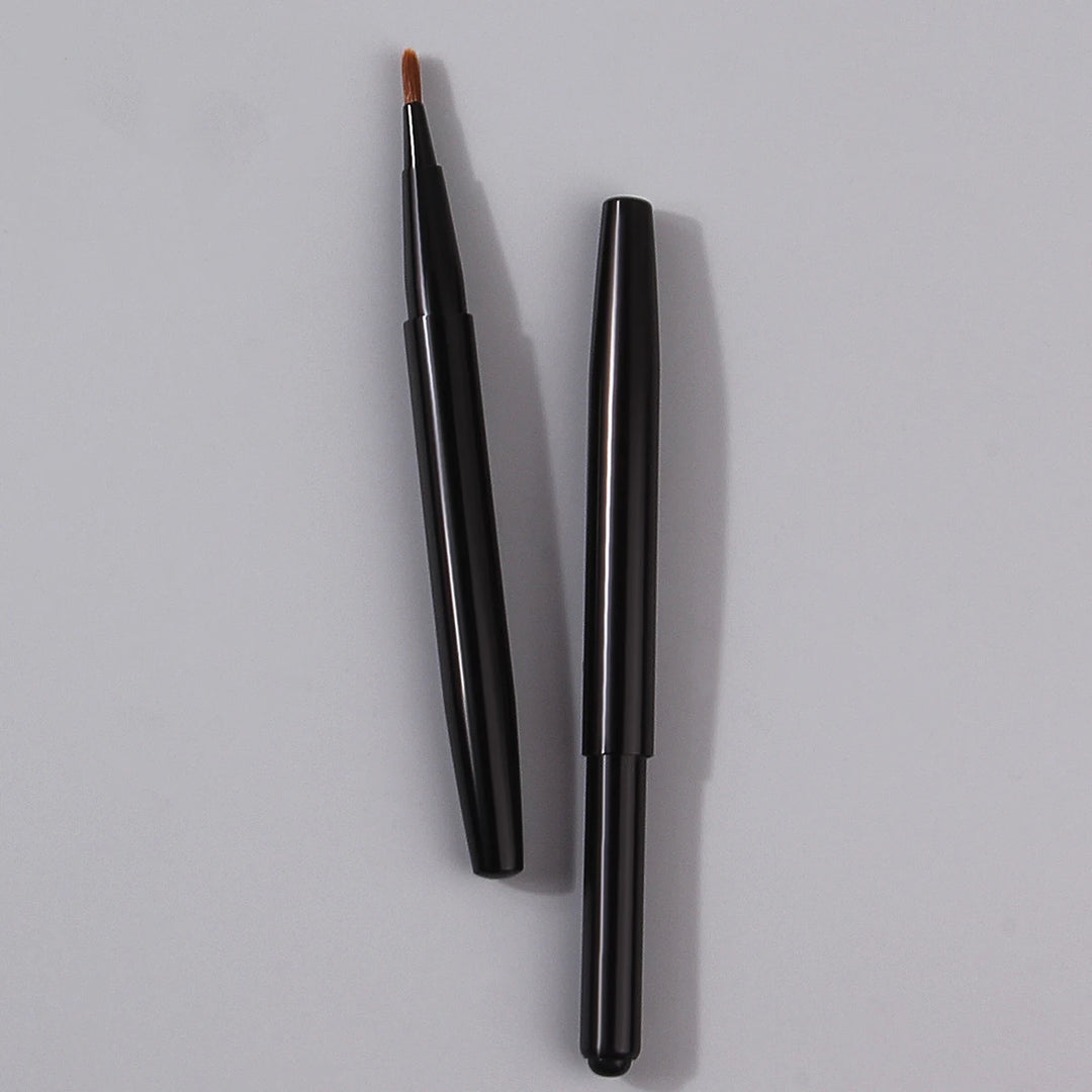 2PCS New portable retractable soft bristle lip brush with lid, makeup special lipstick brush, multi-functional beauty tool