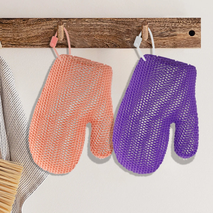 Set of 2 TPU Honeycomb Shower Gloves Skin-friendly, odourless, foamy and tear-resistant The first choice for family bathrooms.