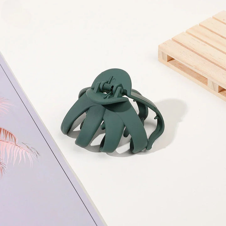 Matte Octopus Hair Claw Large Size Shark Clip Headwear Women Claws Clips Daily Hair Styling Hair Accessories for Girl New Styles