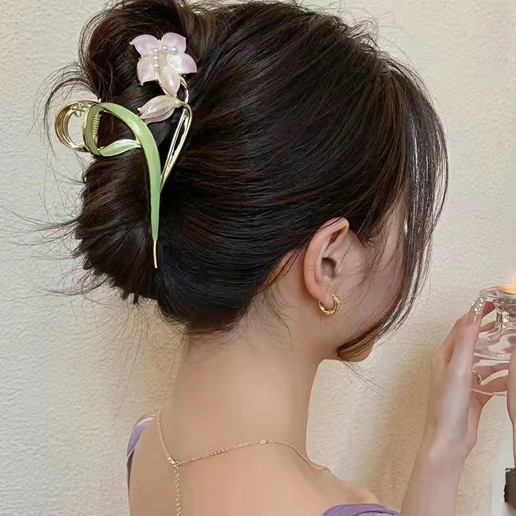 Light Luxury Metal Hair Claw Clips White Flower Hair Pins Shiny Rhinestone Ponytail Holder Pearls Tassel Hair Jewelry for Women