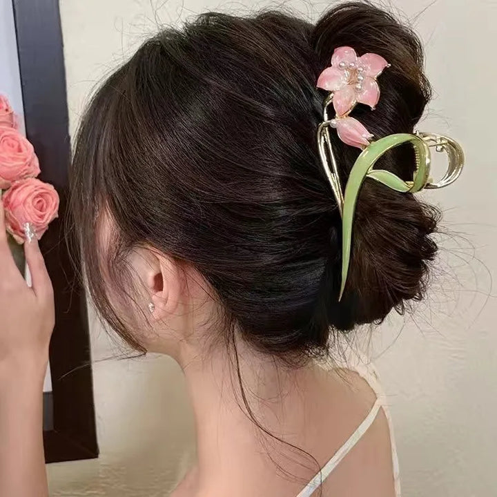 Light Luxury Metal Hair Claw Clips White Flower Hair Pins Shiny Rhinestone Ponytail Holder Pearls Tassel Hair Jewelry for Women
