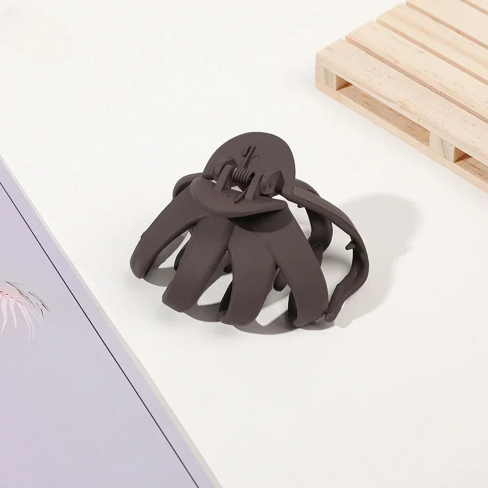 Matte Octopus Hair Claw Large Size Shark Clip Headwear Women Claws Clips Daily Hair Styling Hair Accessories for Girl New Styles