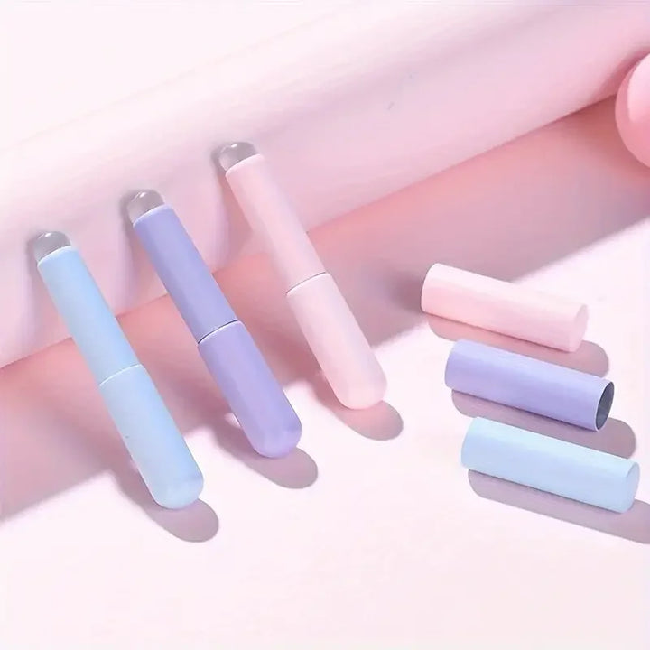 New color silicone lip brush with cover is suitable for concealer mouth blush dye brush, seamless mini portable cosmetic brush