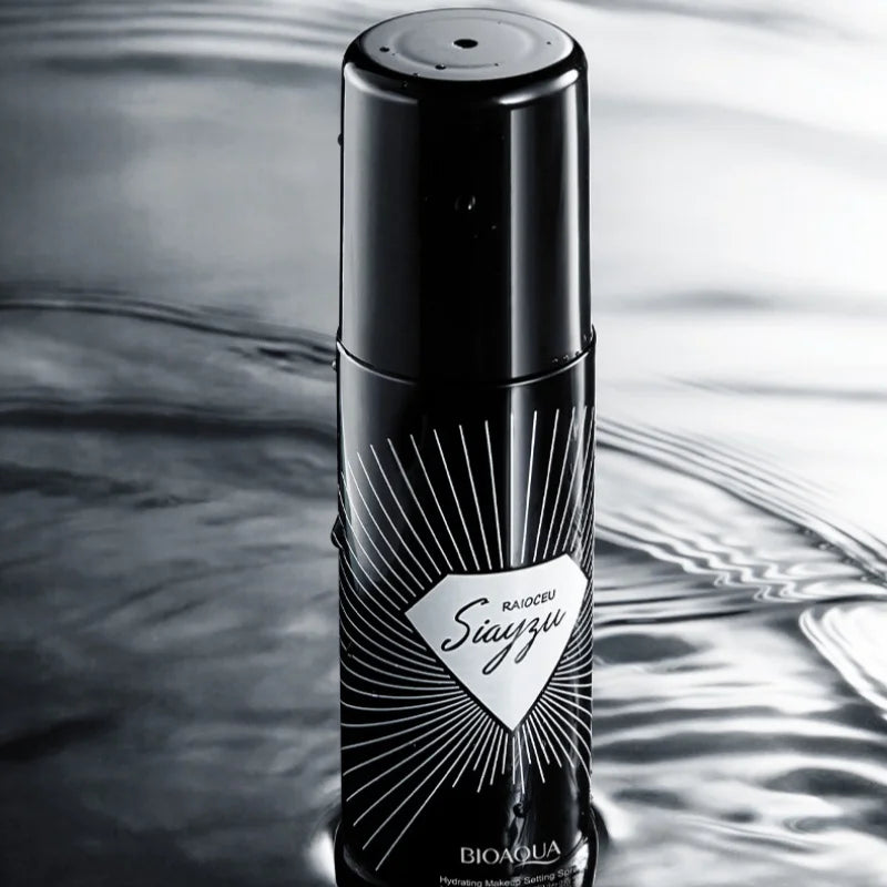100ml Soft Matte Setting Spray, the Fine Mist Is Like Smoke, Hydrating and Moisturizing, Does Not Stick to Powder, Does Not Cause Powder to Cake, Keeps Your Makeup Hydrated and Smooth, Giving You a Dewy Makeup Look Suitable f