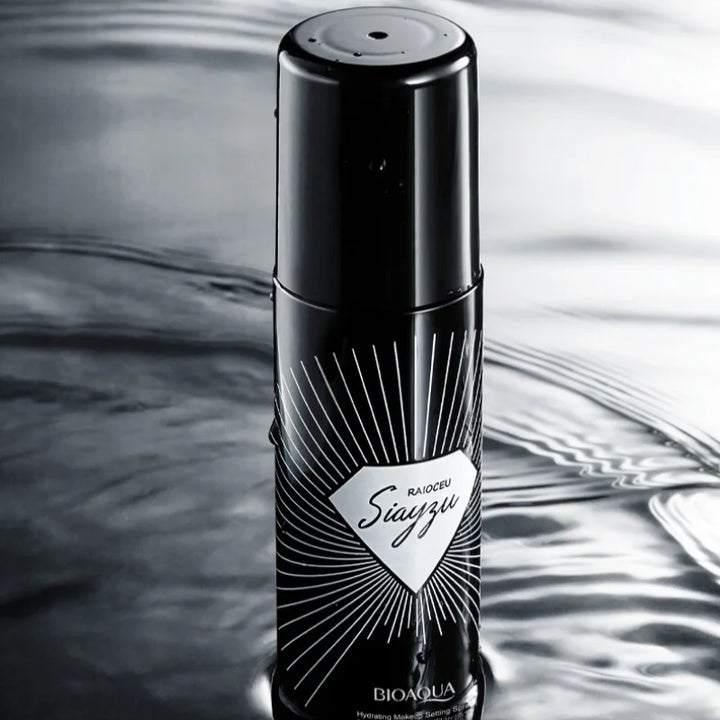 100ml Soft Matte Setting Spray, the Fine Mist Is Like Smoke, Hydrating and Moisturizing, Does Not Stick to Powder, Does Not Cause Powder to Cake, Keeps Your Makeup Hydrated and Smooth, Giving You a Dewy Makeup Look Suitable f