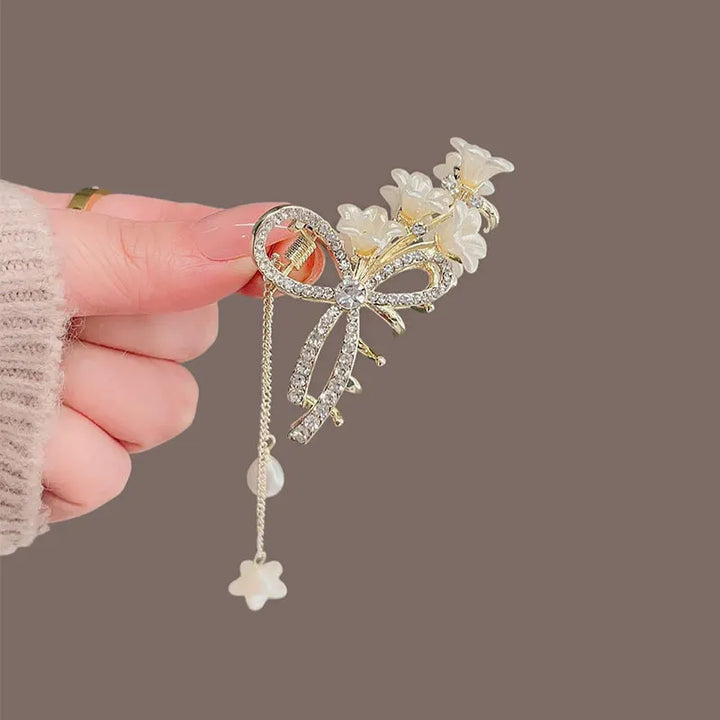 Light Luxury Metal Hair Claw Clips White Flower Hair Pins Shiny Rhinestone Ponytail Holder Pearls Tassel Hair Jewelry for Women