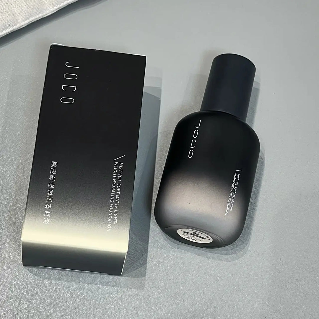 Misty Soft Matte Liquid Foundation Has a Creamy Texture That Is Light and Breathable. It Is Long-Lasting, Waterproof, Oil-Controlling, and Does Not Remove Makeup. Beginners Can Apply Makeup Easily