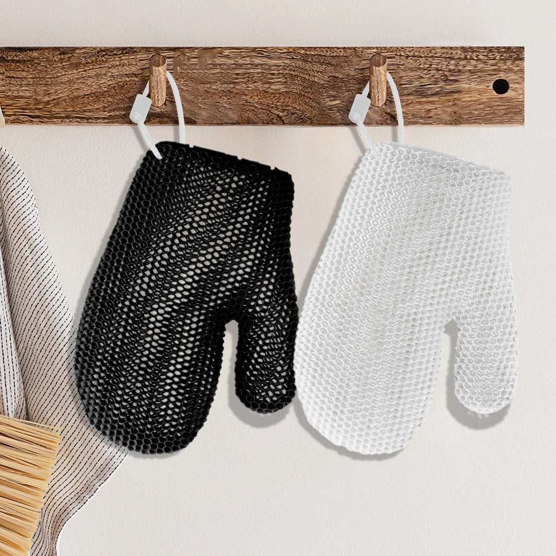 Set of 2 TPU Honeycomb Shower Gloves Skin-friendly, odourless, foamy and tear-resistant The first choice for family bathrooms.