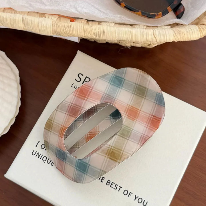 9.5CM Fashion Oval Hollow Hair Claw Clips Women Elegant Marbling PVC Flat Hair Grips Premium Colorful Updo Hair Barrettes