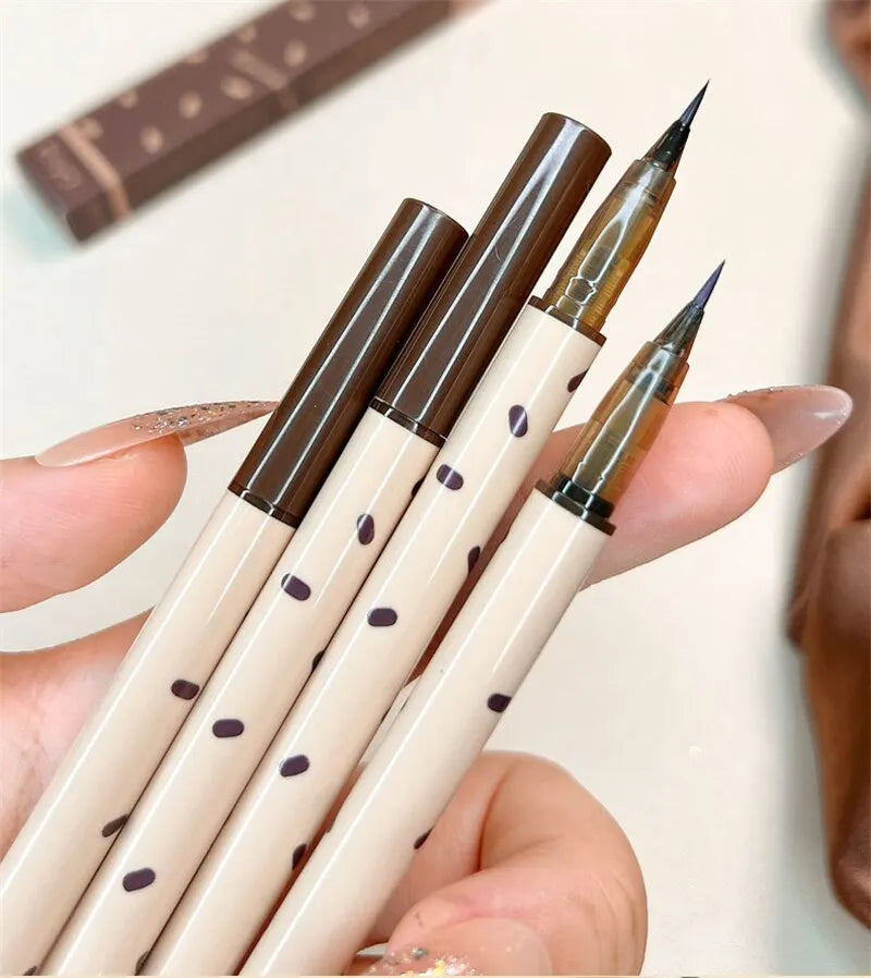Eyeliner Liquid Pencil Eyelash Pencil Is Delicate And Thin  And The Pen Head Is Smooth And Not Easy To Smudge Eyeliner Pen
